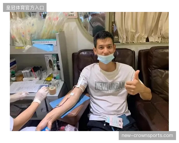 自由搏击选手赛后献血救助受伤对手，圈内致敬